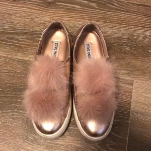Steve Madden BREEZE FAUX FUR SNEAKER IN ROSE GOLD